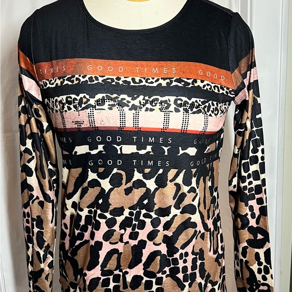 Animal print ladies top long sleeve tee by Carre Noir Size Medium - Picture 4 of 9